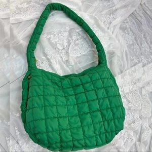NWOT NO BRAND OVERSIZED QUILTED CROSSBODY BAG GREEN